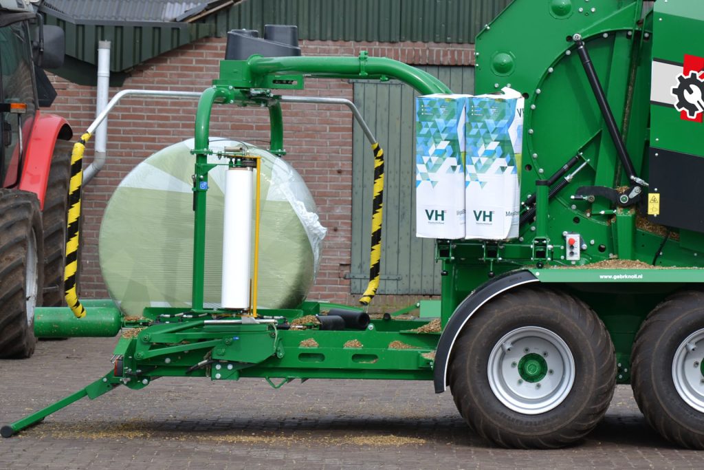 Agronic Multibaler 1220 wrapping