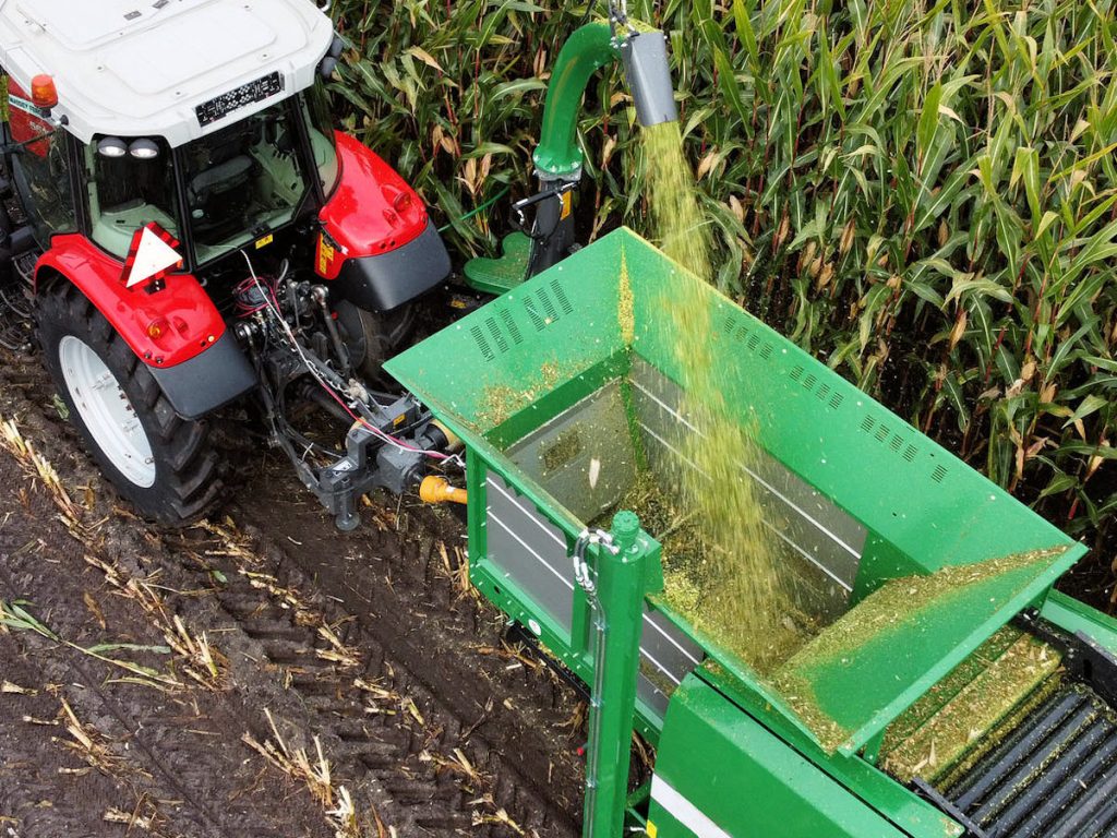 Agronic multibaler 820 on the field